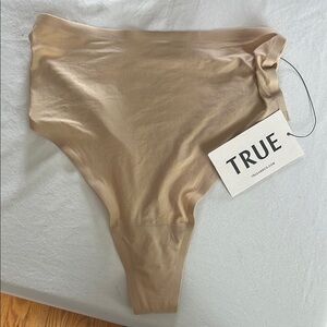 NWT TRUE & CO. ONE SIZE FITS MOST NUDE HIGHWAIST THONG SHAPEWEAR XS/TP-L